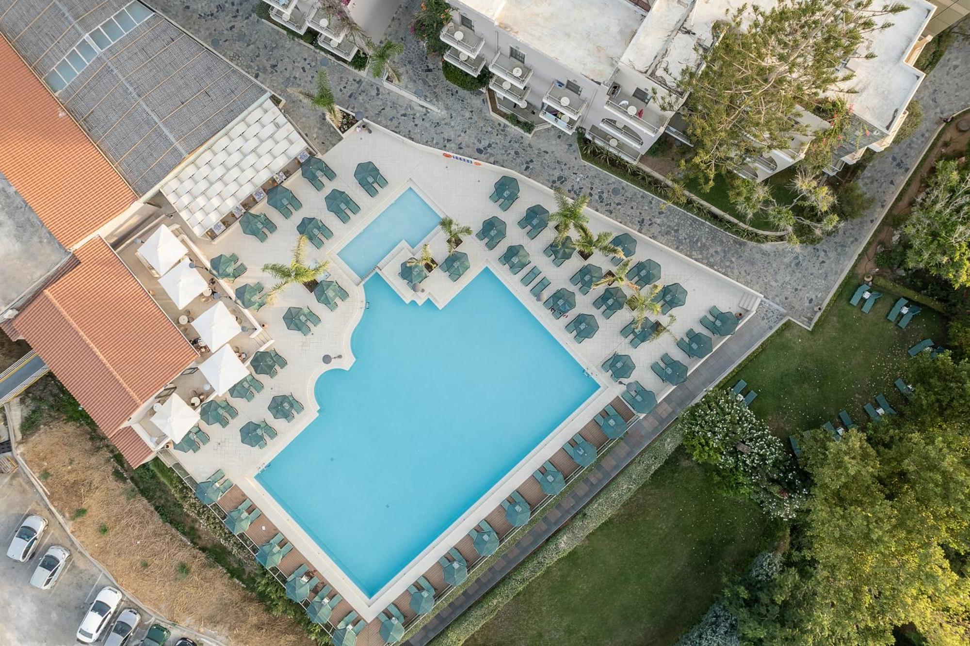 Porto Platanias Village Resort Экстерьер фото