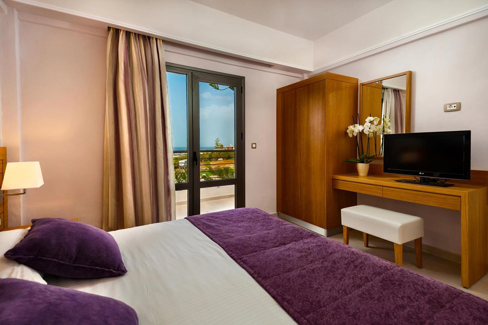 Porto Platanias Village Resort Экстерьер фото